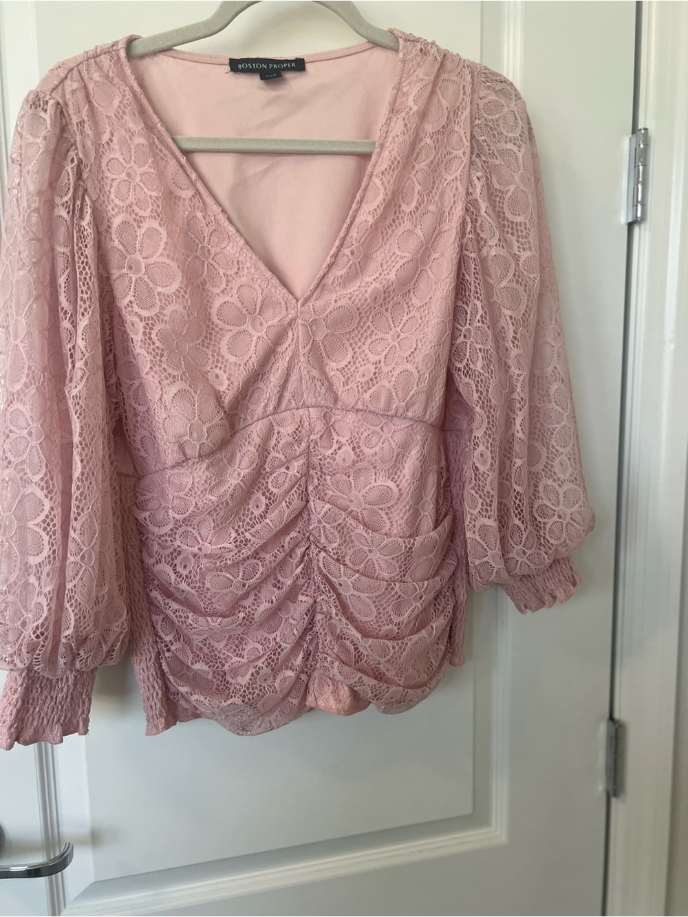 Boston Proper Dusty Pink Lace V-Neck Ruched Blouse